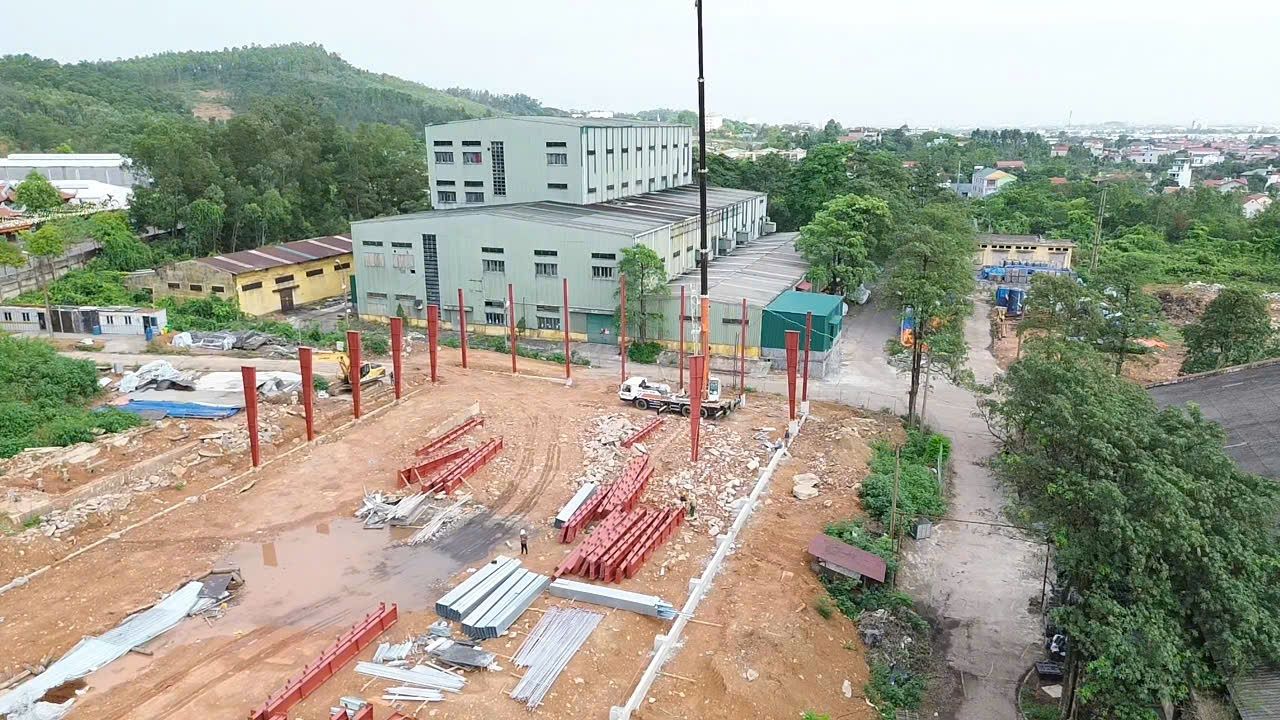 Đầu tư mở rộng sản xuất lốp xe máy không săm tại xí nghiệp luyện Xuân Hòa